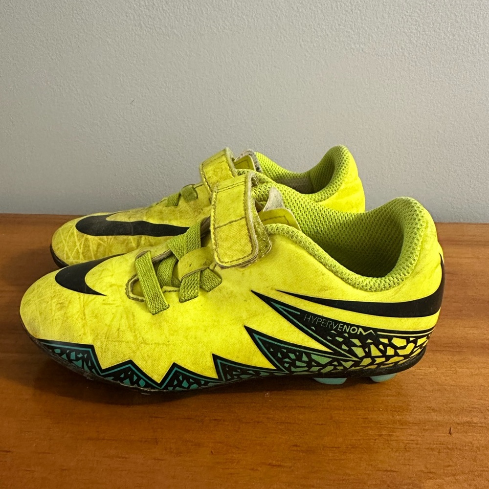 Nike Kids' Hypervenom Yellow/Black No Tie Soccer Cleats- Size 11.5